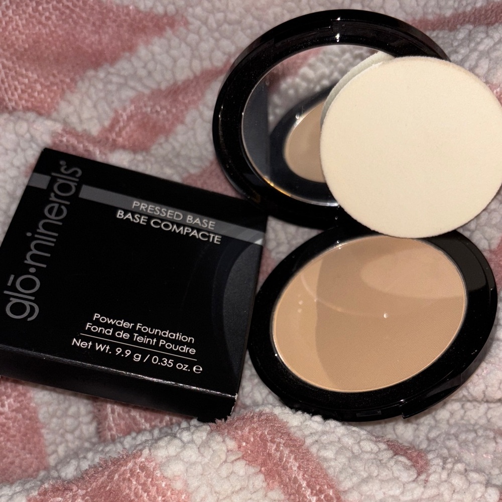 Pressed Base Compact Powder Foundation- Honey Fair